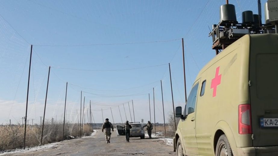 Детей и взрослых вывезли полицейские из прифронтовых громад на Запорожье