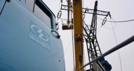 Без света несколько суток: 12 тыс. семей на Запорожье ждут подключения
