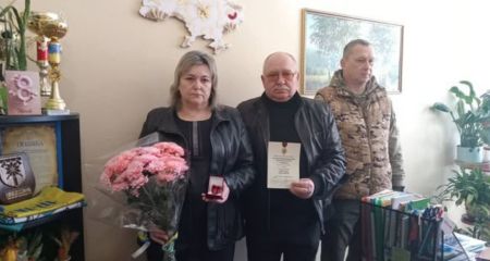 Семье павшего воина из Запорожского района вручили награду Главкома