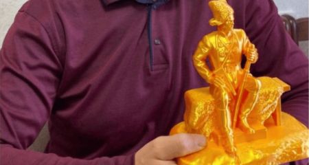 Нестор Махно в 3D: копию памятника воспроизвели в Запорожье