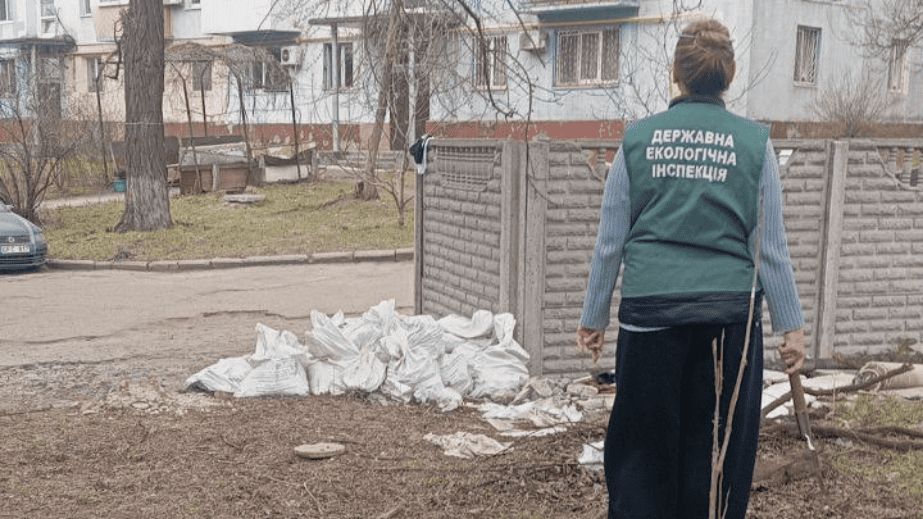 Екологи Запоріжжя натрапили на чергове звалище у центрі: що знайшли
