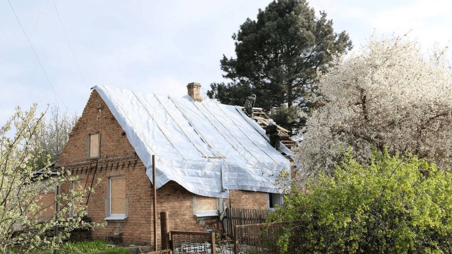 После "прилетов" в Запорожье пришлось чинить почти 30 домов