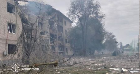 Пожежа після атаки: на Запоріжжі рятувальники визволили жінку