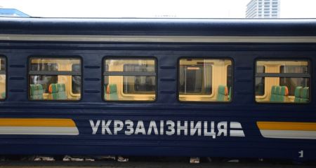 Поезд в Запорожье попал под обстрел на Днепропетровщине