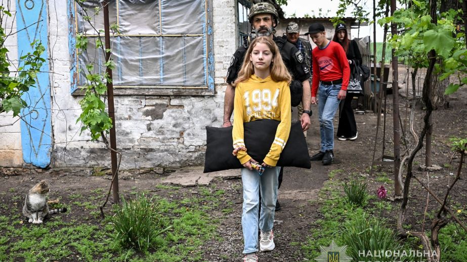 Дедушку с тремя внуками и мать с сыном эвакуировали на Запорожье