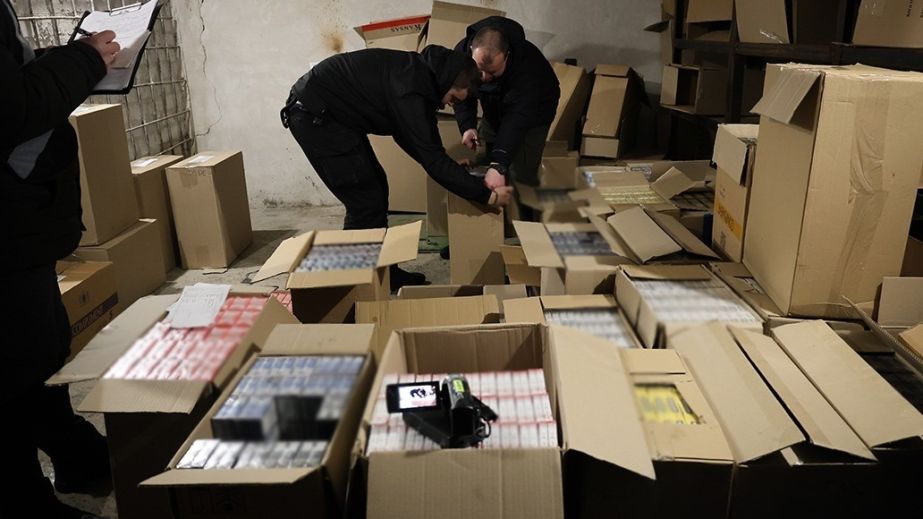 Масштабне вилучення з роздрібу контрафактних цигарок провели в Запоріжжі