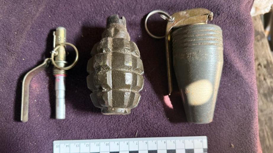 Автомат и боеприпасы хранили дома двое мужчин на Запорожье