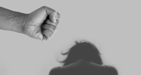 За знущання над матір’ю чоловікові в Запоріжжі "світить" ув’язнення