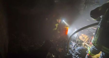 Двоповерхівка палала під Запоріжжям: врятували трьох людей