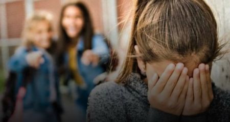 Ровесниці побили 13-річну дівчинку в Запоріжжі, знімаючи відео