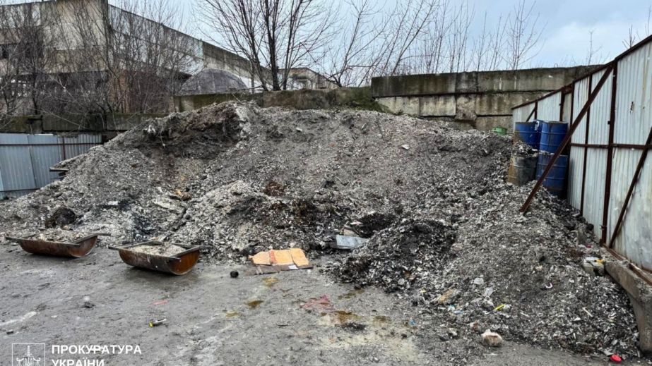 Пічний шлак і небезпечні викиди: у Запоріжжі судитимуть посадовця